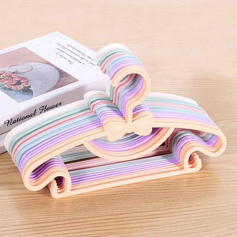 

1pcs Kids Clothes Hangers Portable Multifunction Hook Design Outdoor Clothes Drying Rack for Children Plastic Baby Hangers