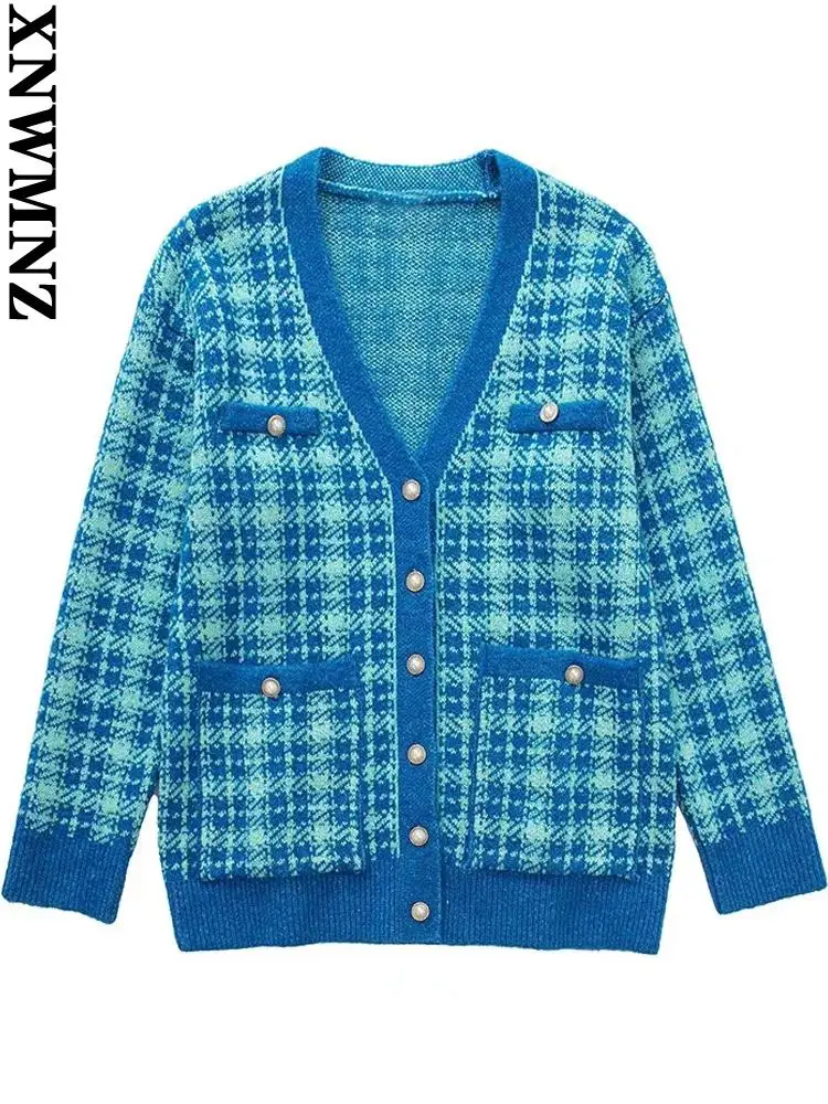 

XNWMNZ Women 2022 fashion with faux pearl button plaid knit cardigan sweater vintage long sleeve pockets female chic tops