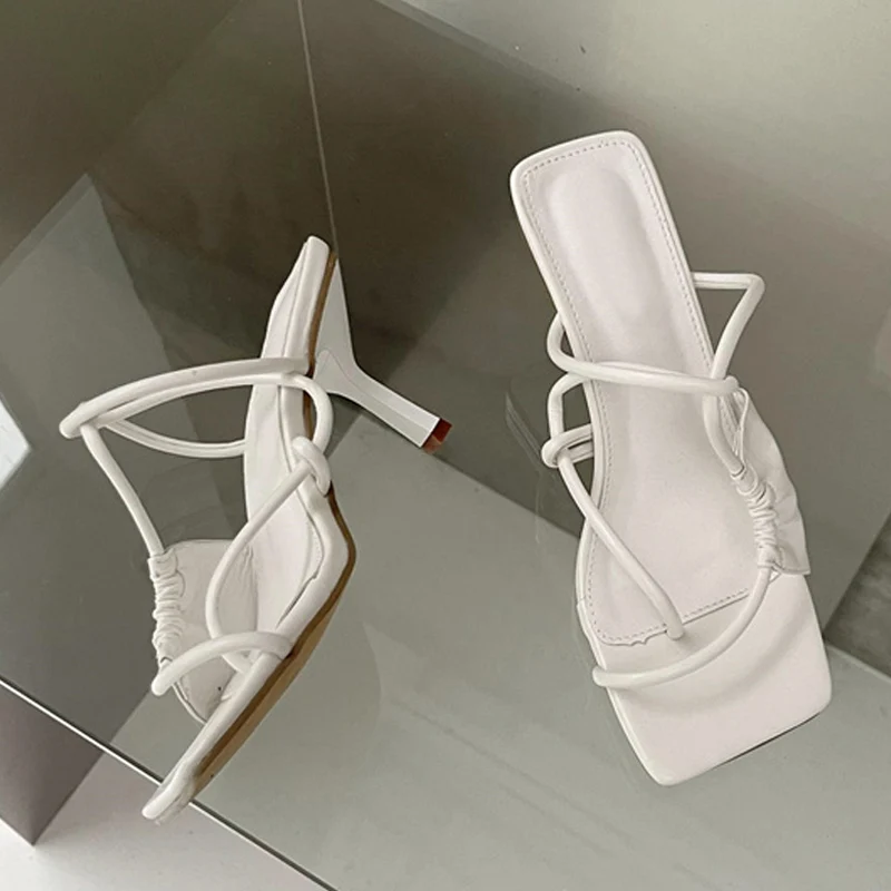 

Liyke Summer Slippers Female Outdoor Casual Low Thin Heels Open Toe Narrow Band Gladiator Sandals Shoes For Women Flip Flops