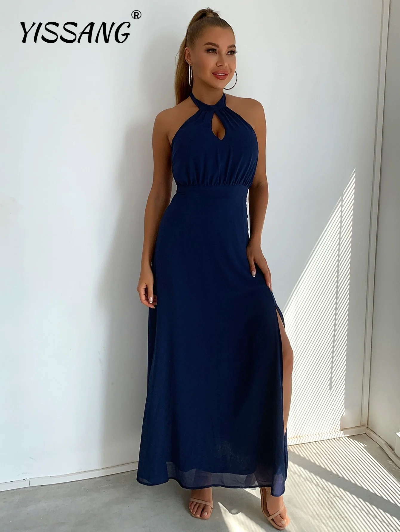 

Yissang Keyhole Neck Split Thigh Halter Dress