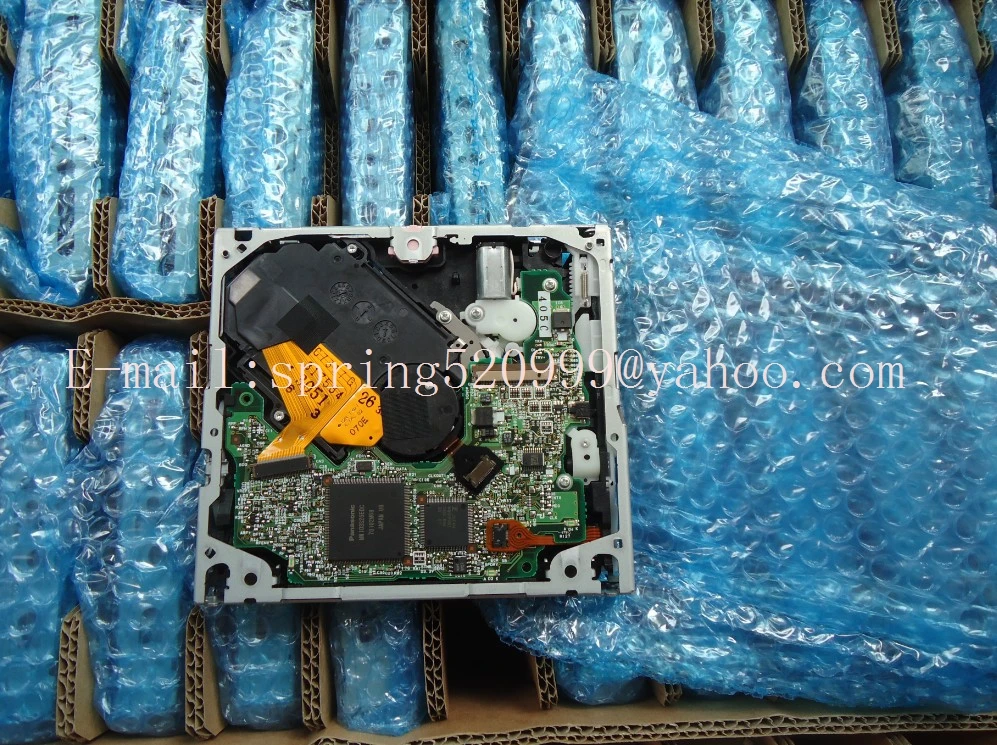 Бесплатная доставка встроенный DVD-погрузчик палуба Автомагнитола для CASKA Toyota DVS-200