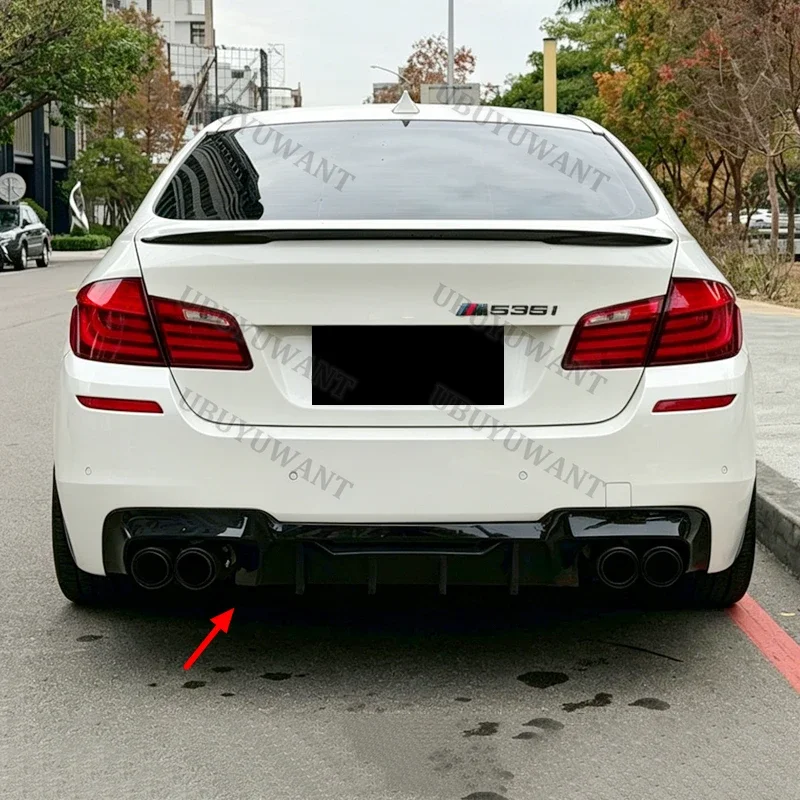 Фото Для BMW F10 F11 M-Tech Sport 2011-2016: Модифицированный черный задний спойлер-диффузор (сплиттер) для автомобиля №1