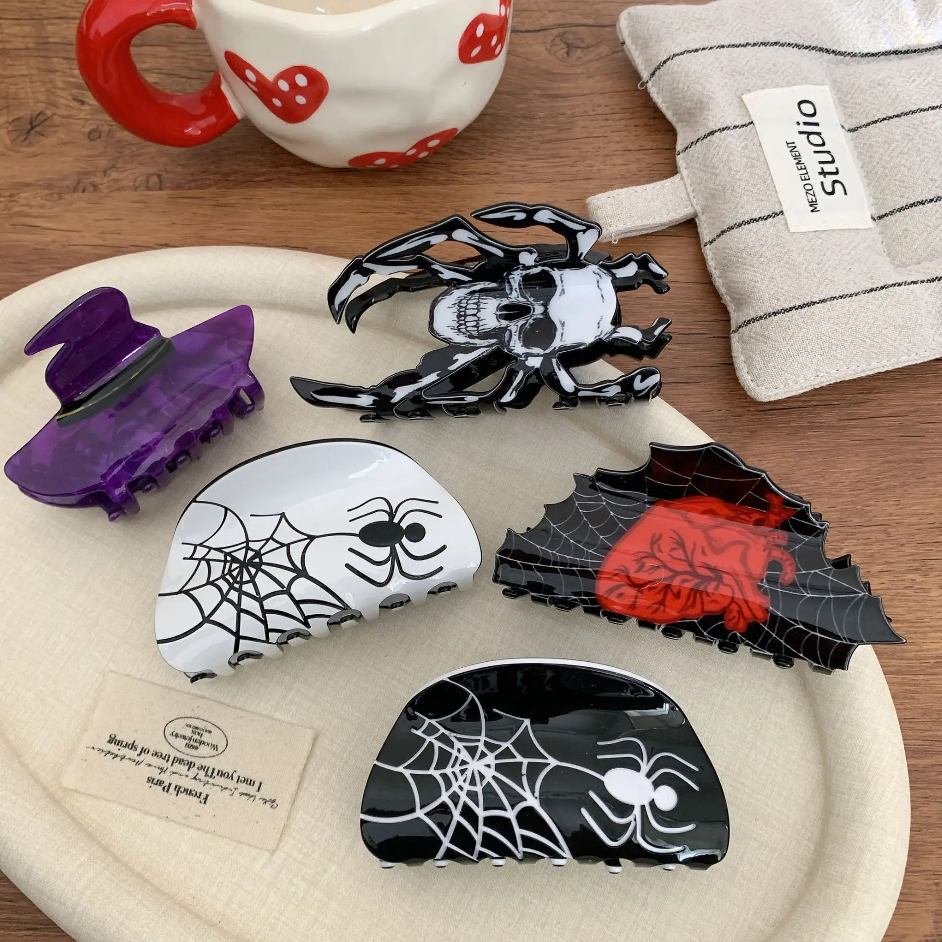 DuoShang Хэллоуин забавный паук череп акриловый коготь для волос стиль ужасов зажим