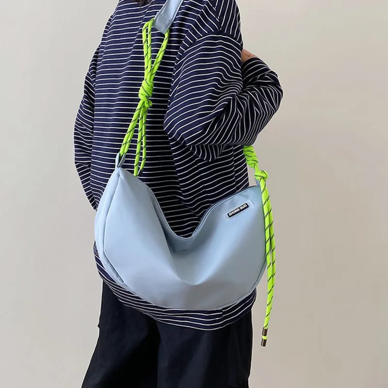 

Crossbody bag for women, casual and versatile nylon cloth small bag, 2023 new popular and armpit one shoulder dumpling bag