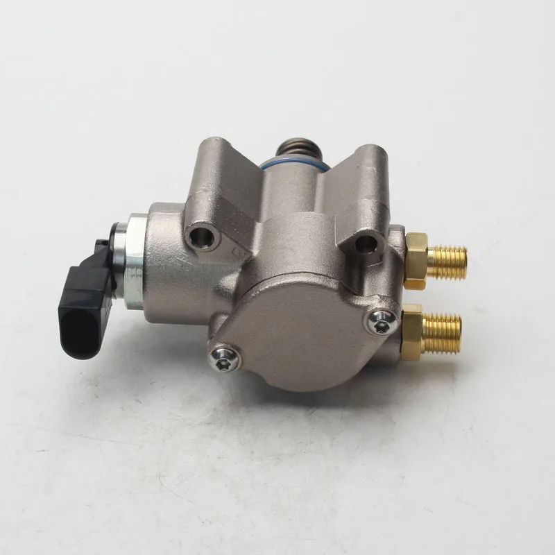 Топливный насос 03H127025C