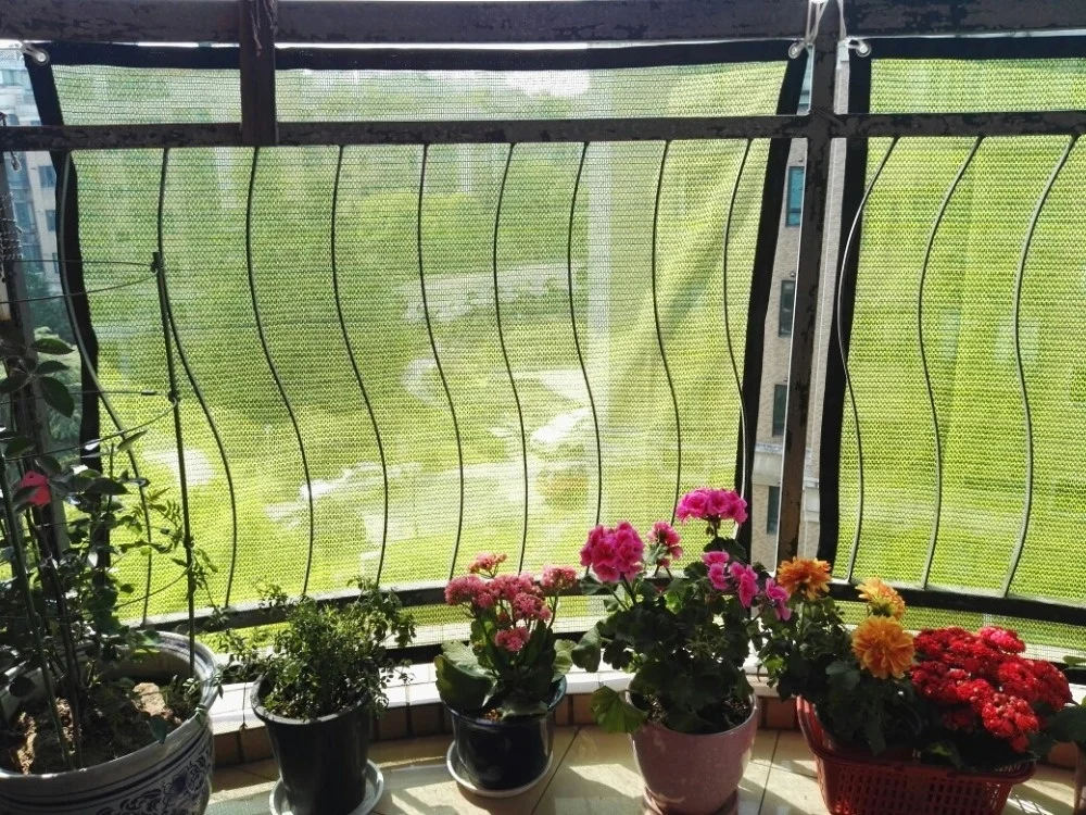 Агротекс затеняющая сетка 55%. Сетка затеняющая фасадная (защитная) 80 г/м2, 4м x 5м. Как защитить растения от солнца. Как защитить растения от солнца. Сетка для затенения теплиц.