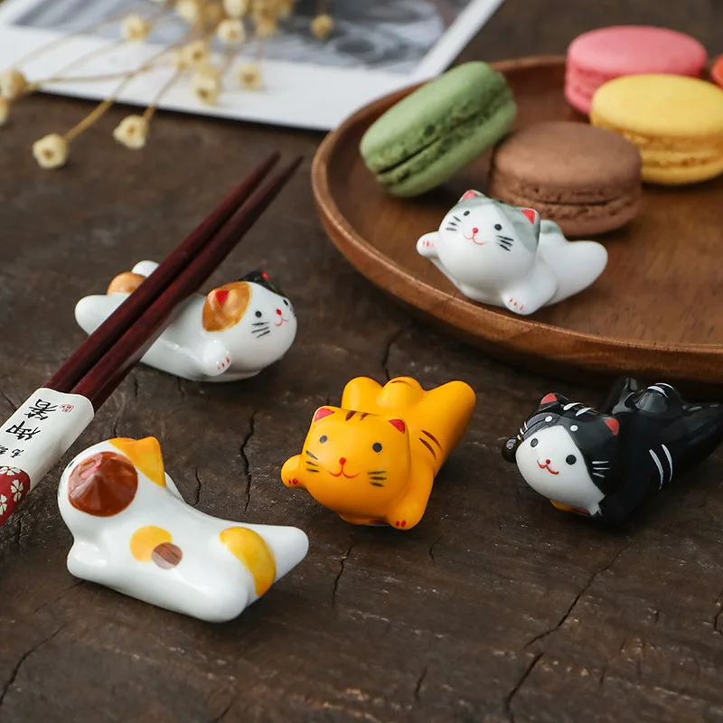 

Japanese Style Underglaze Ceramic cute cat Chopstick Holder Tableware Restaurant Simple Oval Spoon Bracket Utensil For Kitchen