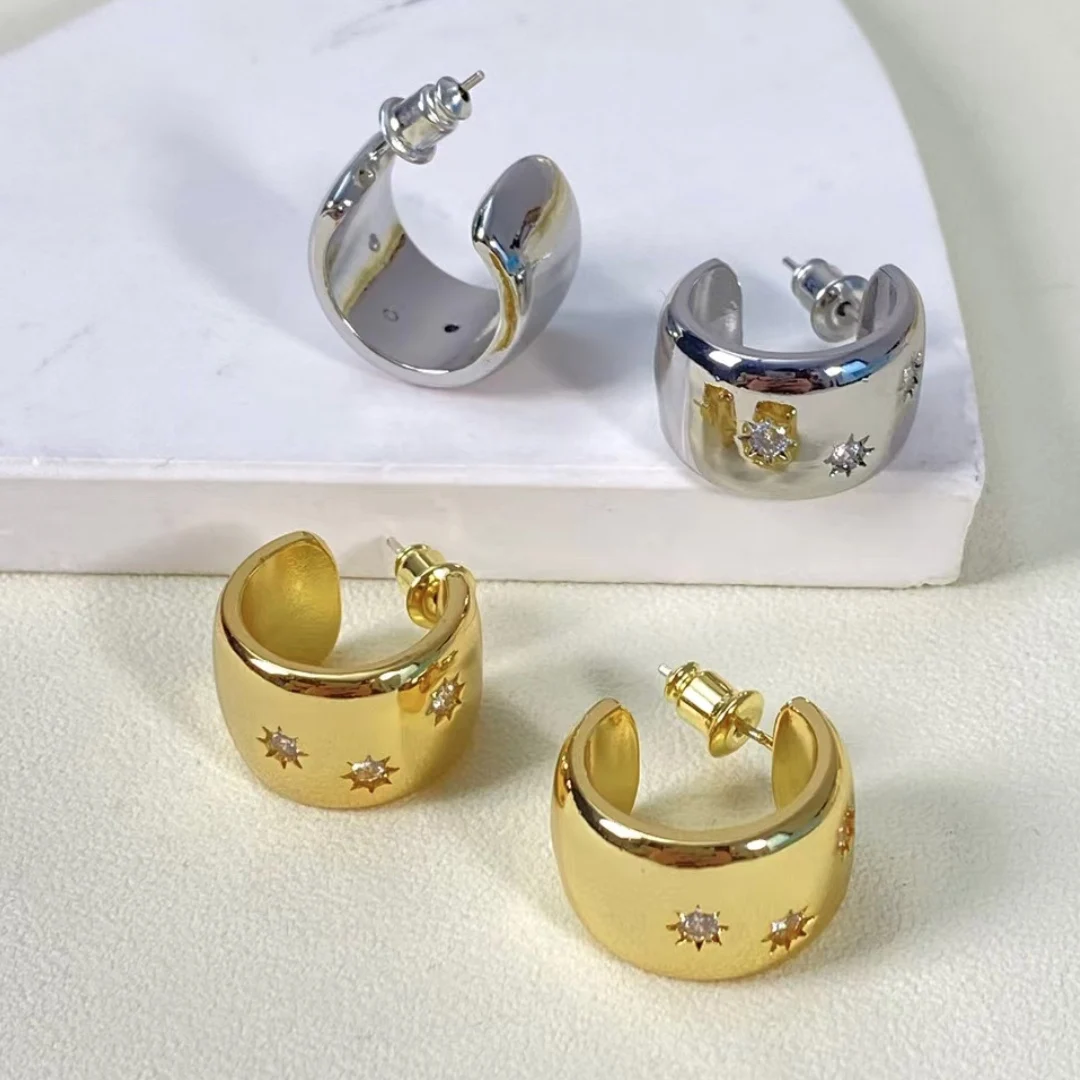 

High Quality women's Earrings with C-shaped Design Inlaid with Zircon and Textured Golden Jewelry as a Christmas Gift for Girls