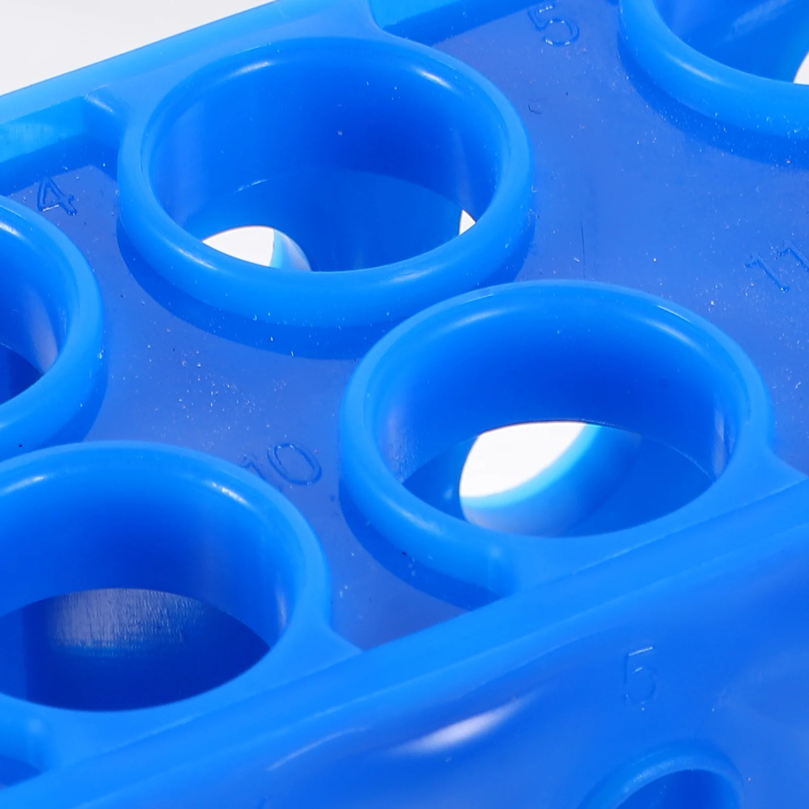 Рисунок 6 - держатели для пробирок