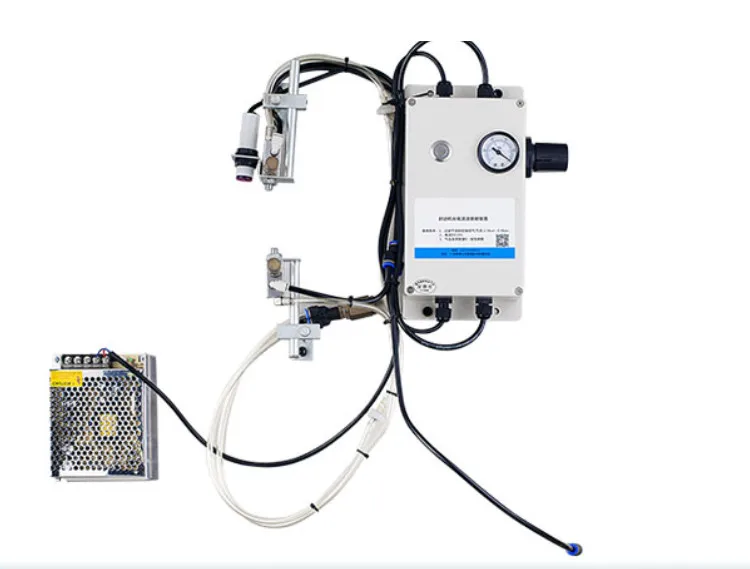 

Автоматический кромкооблицовочный станок с очищающим устройством