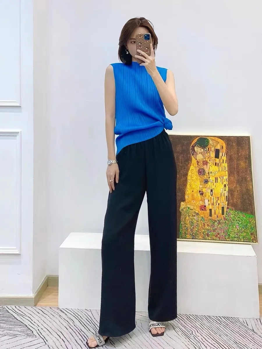 

Miyake Style Pleated T Shirt Woman Fashion Solid Fit Elastic Simple Stand Collar Sleeveless Loose Wild Casual 2022 New Summer