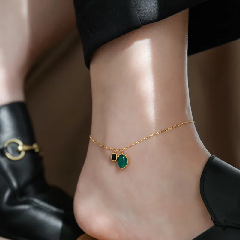 

2022 New Court Retro Green Black Agate Irregular Pendant Anklet Titanium Steel 18K Gold Summer Anklet Woman Party Jewelry