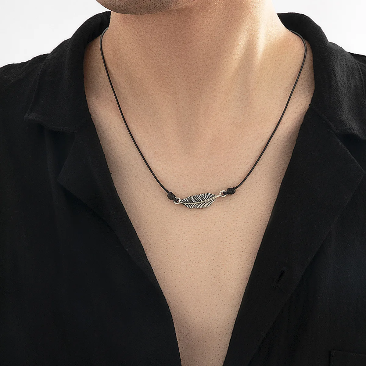 

Retro Antique Silver Color Feather Statement Necklaces Fashion Black Wax Thread Clavicle Chain Necklaces For Women Men Jewelry