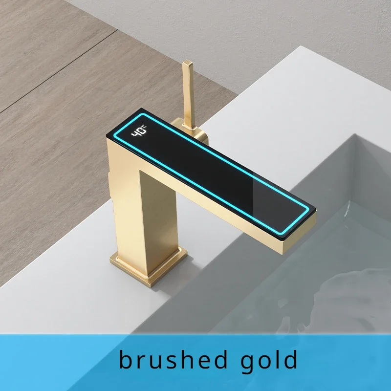 Смеситель для ванной комнаты горячей и холодной воды