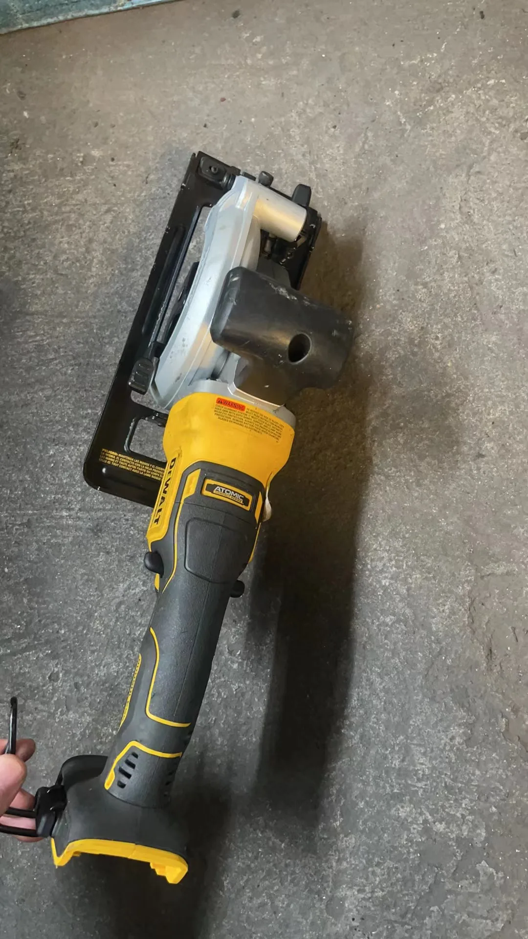 DEWALT 115 мм бесщеточная Беспроводная циркулярная пила 20 в DCS571 ATOMIC™Корпус 4500 об/мин