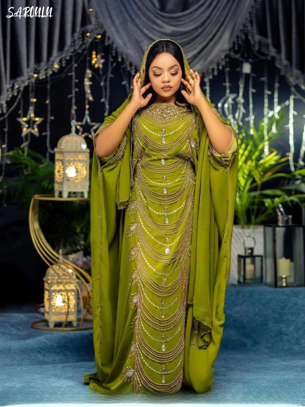 Женское платье-трапеция с длинным рукавом