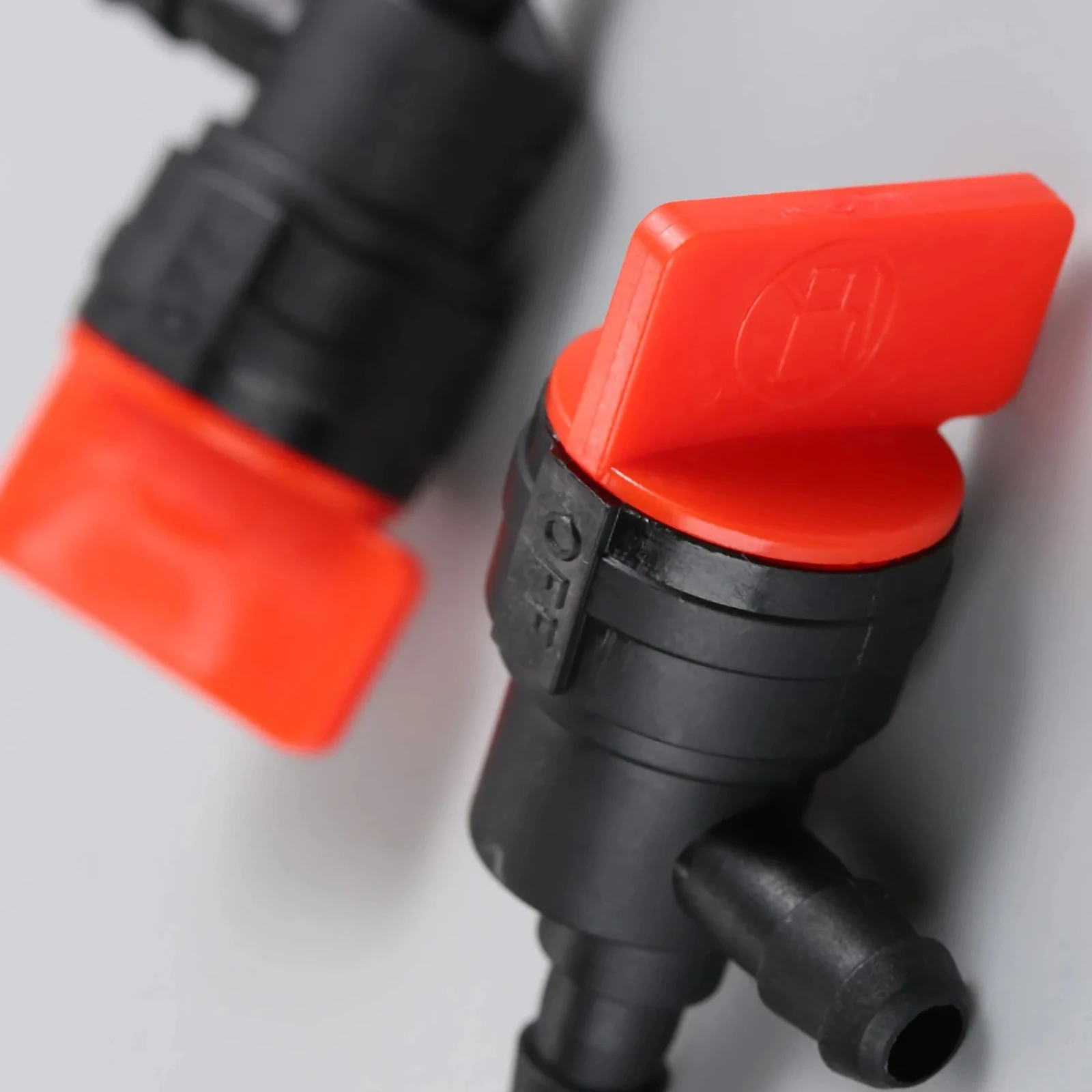 Фото 2 комплекта зажимов для запорных клапанов Briggs and Stratton 698181 #   7-02341 Запасная часть #   7-02341 John Deere AM36141 Snapper 24507 №1