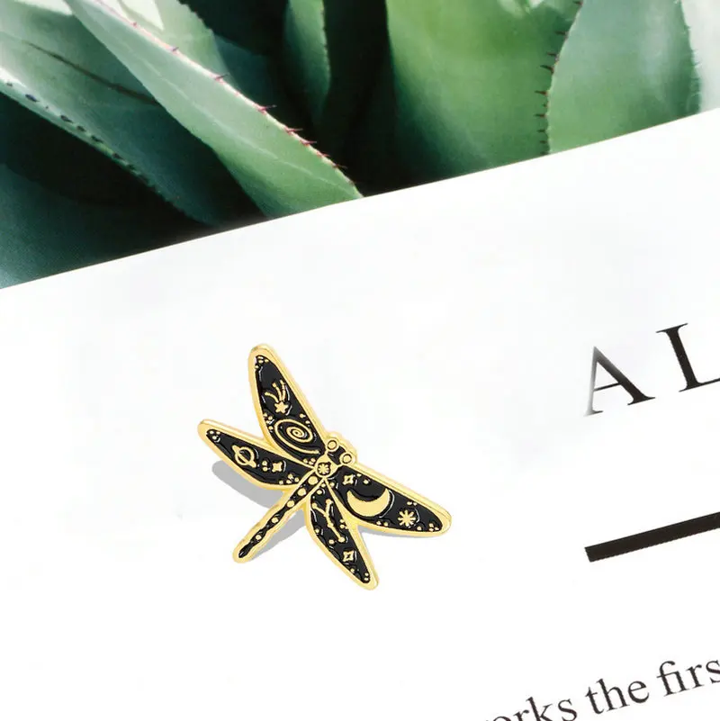 Эмалированные значки с изображением солнца Луны стрекозы под заказ для дня и