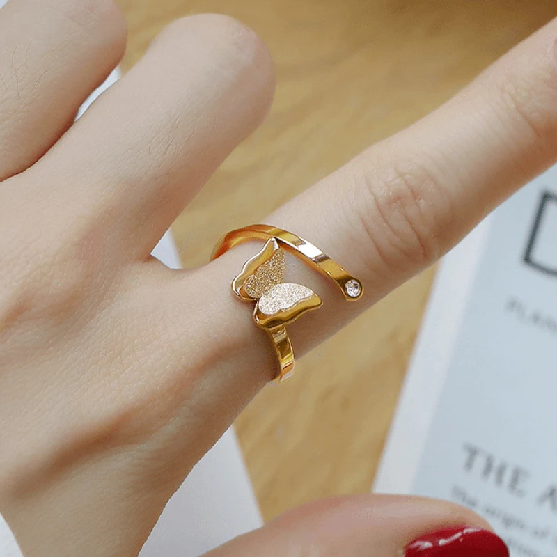 Открытые кольца из нержавеющей стали с цирконием и матовой бабочкой для женщин