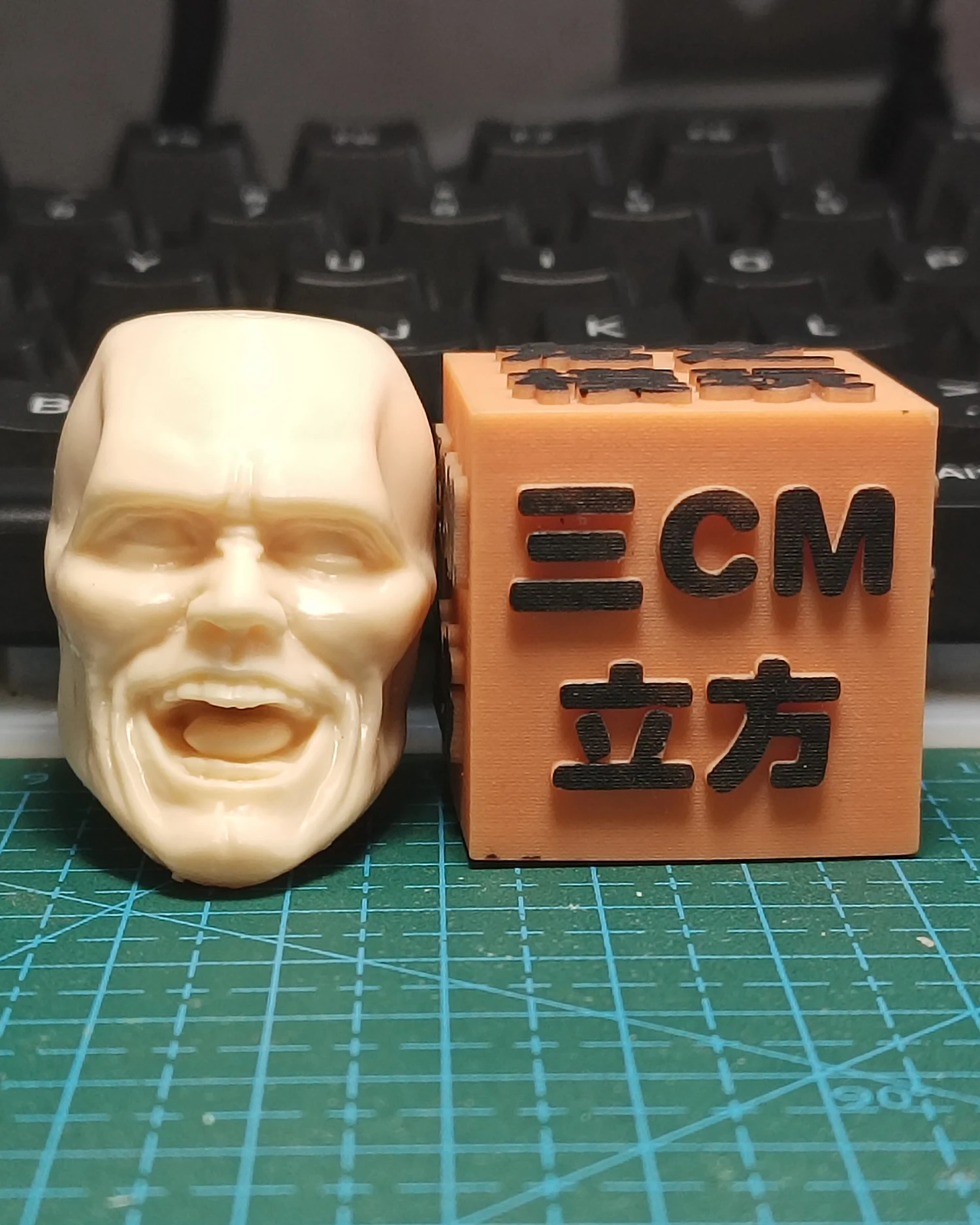 

Unpainted Laughing The Mask Stanley Head Carved 1/6 Scale Male Man Head Model Toys DIY 12'' Action Figure
