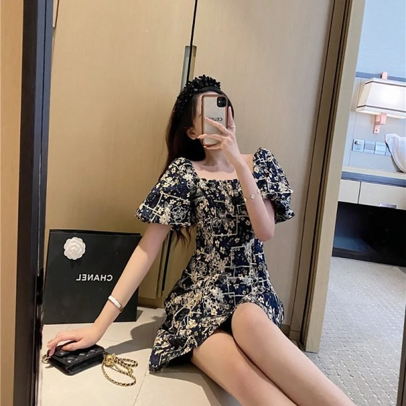 

2022 Summer New Women's Clothing Temperament Casual Fashion And Versatile Slim Retro Square Neck Puff Sleeve Dress
