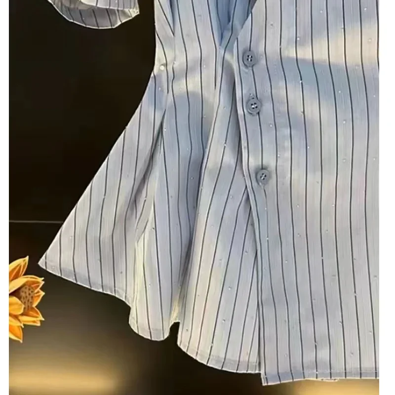 Стильная приталенная полосатая рубашка с v-образным вырезом Новое поступление