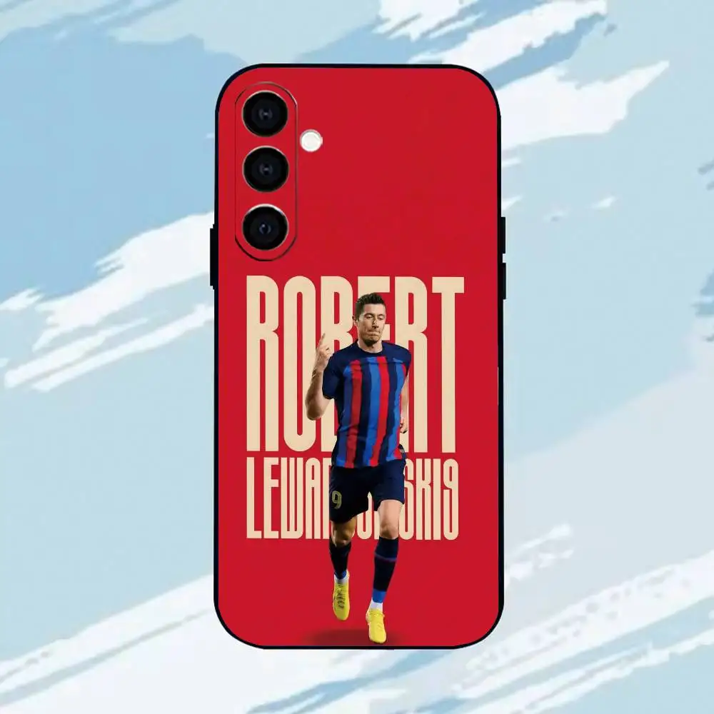 Фото Чехол для телефона Football Striker Robert Lewandowski для Samsung Galaxy A73, A72, A71, A70, A53, A52, A51, мягкий силиконовый черный чехол №3