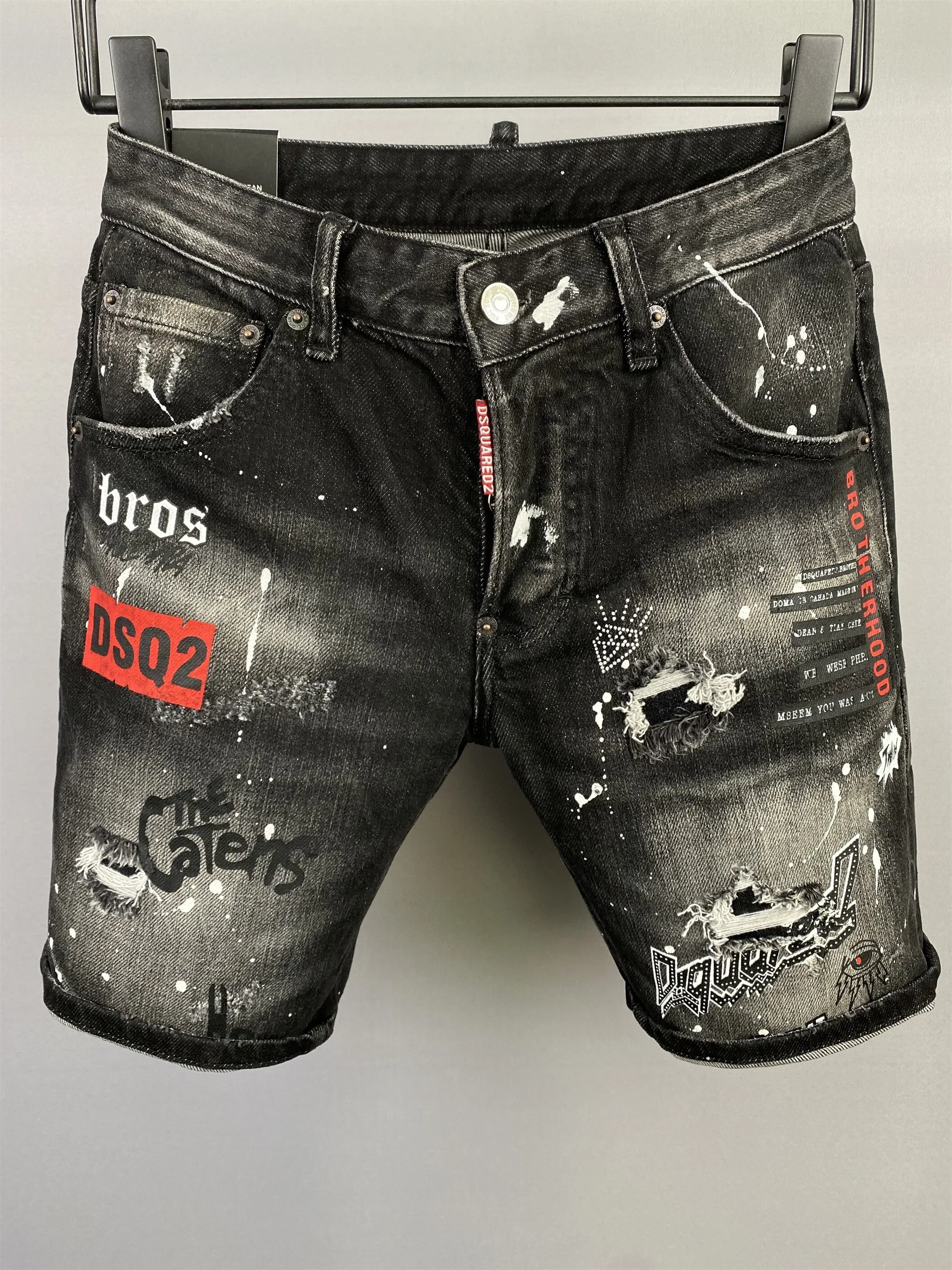

DSQUARED2 New Couple Denim Fashion Shorts Summer Casual Slim DSQ Printed Ripped Shorts Hip Hop Chain Denim Shorts A502