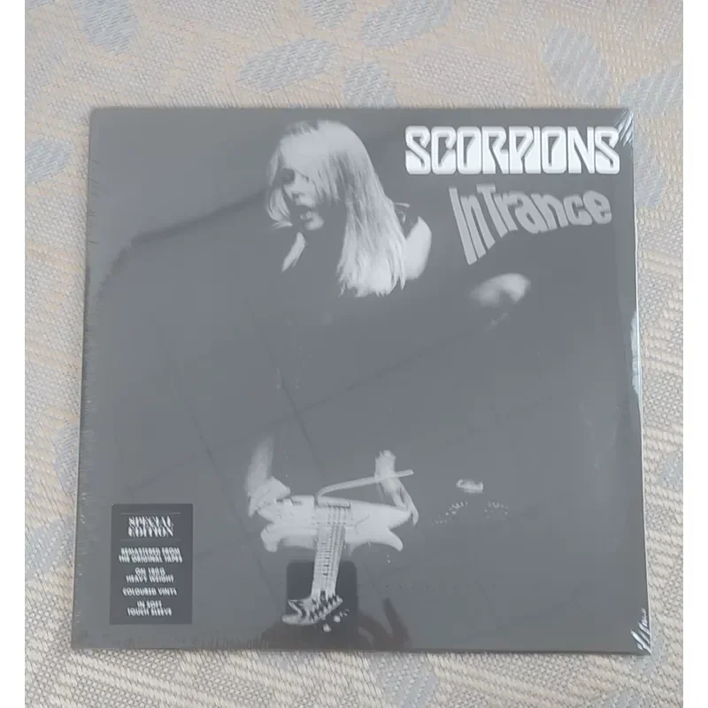 Фото Оригинальная виниловая пластинка Scorpions In Trance Clear Glue для всех стандартных проигрывателей. №2