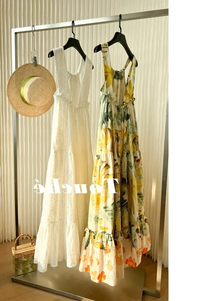 Элегантное длинное платье для отпуска летнее настроение полное цветов и белого