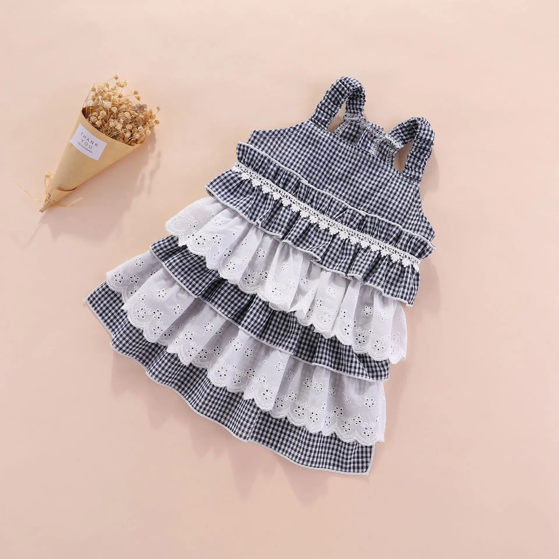 

Pet products pet clothes summer new dog cat clothes suspenders skirt grid cake skirt