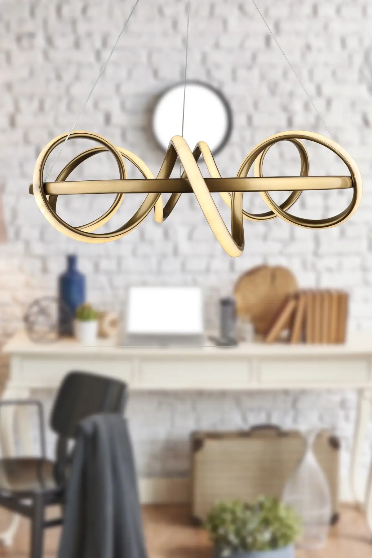 

Трехцветная светодиодная люстра