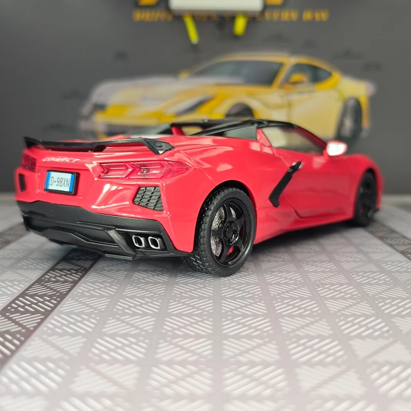 Фото Модель автомобиля Chevrolet Corvette C8 из сплава, масштаб 1:22, с открывающимися дверями, капотом и багажником, со звуковыми и световыми эффектами. №5