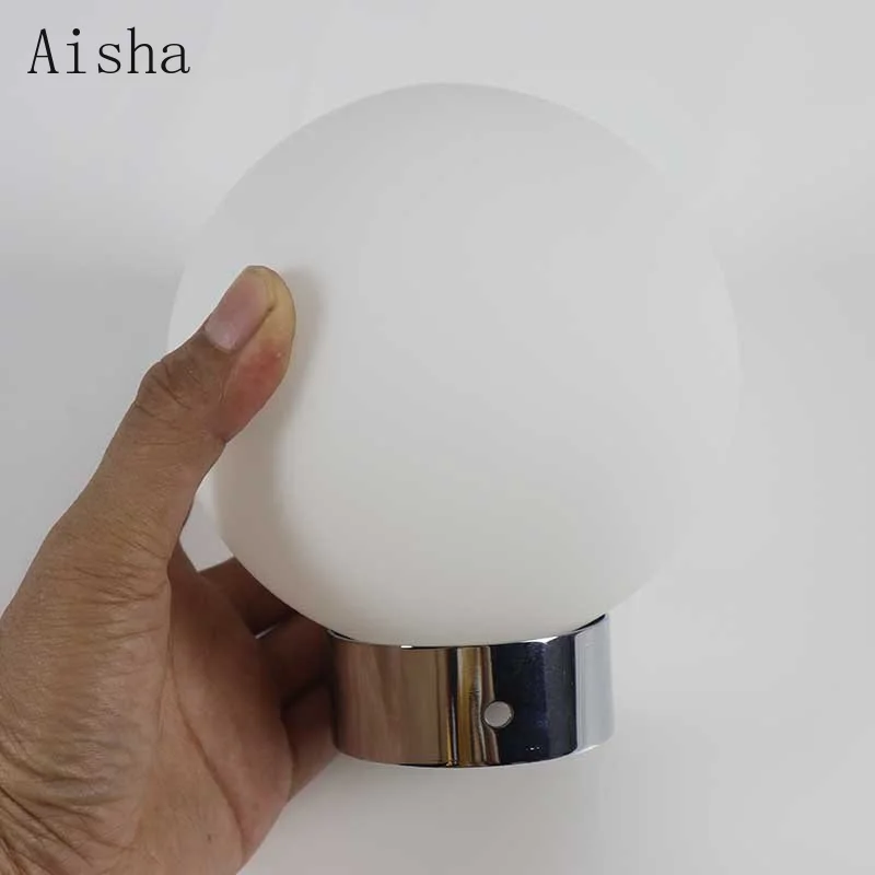 Постмодернизированная потолочная лампа со стеклянными шариками маленький