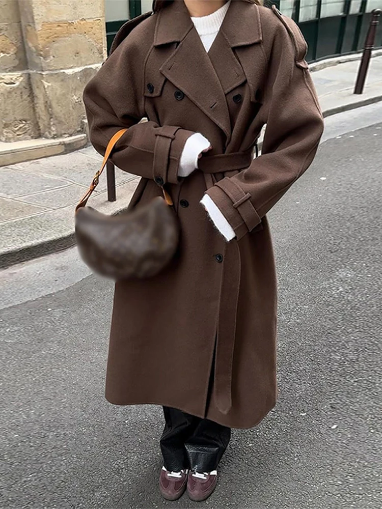 Пальто женское длинное двубортное с отложным воротником