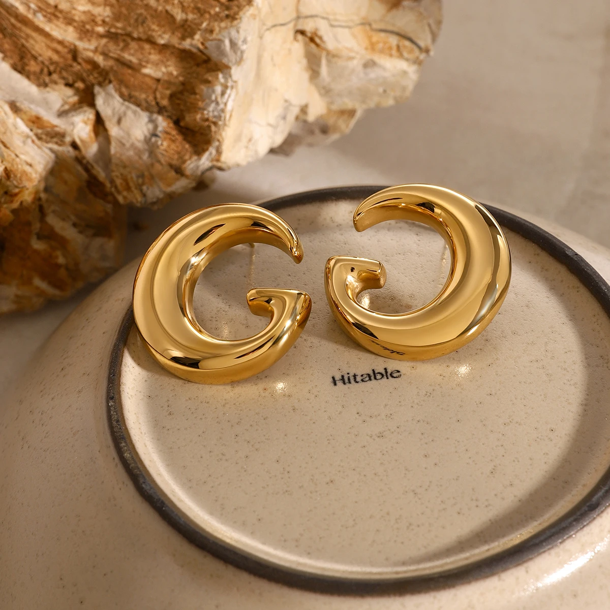 Большие глянцевые серьги Uworld из нержавеющей стали 18 карат с буквой G блестящие