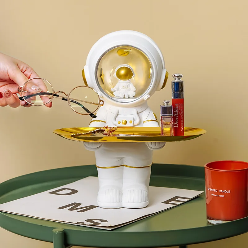 

Creative Astronaut Statue Storage Tray Nordic Home Decor Desk Storage Astronaut Figurine Living Room Table Decor Key Storage