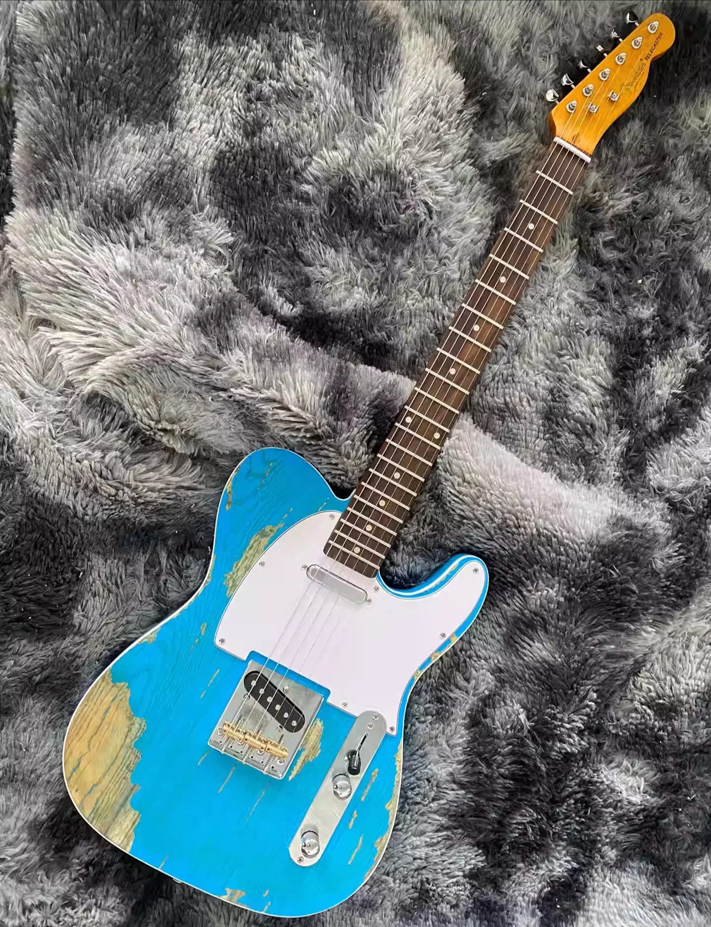

Aged Electric Guitar Finish Gloss Alder Body