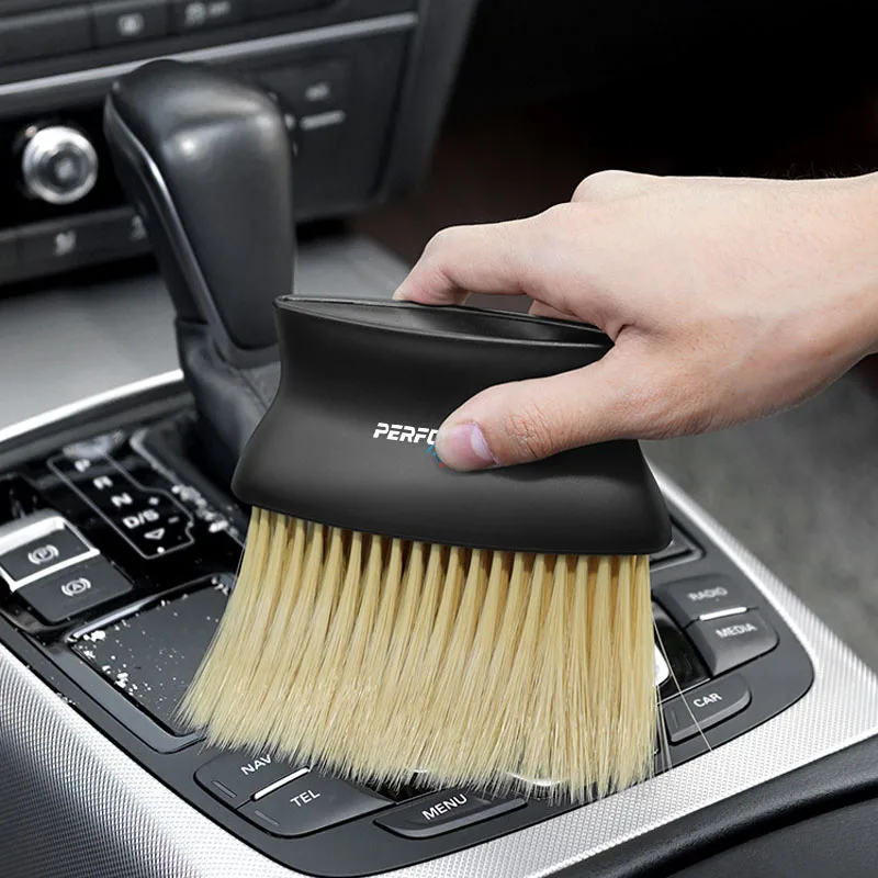 Щетка для очистки воздуховыпускного отверстия автомобильной приборной панели