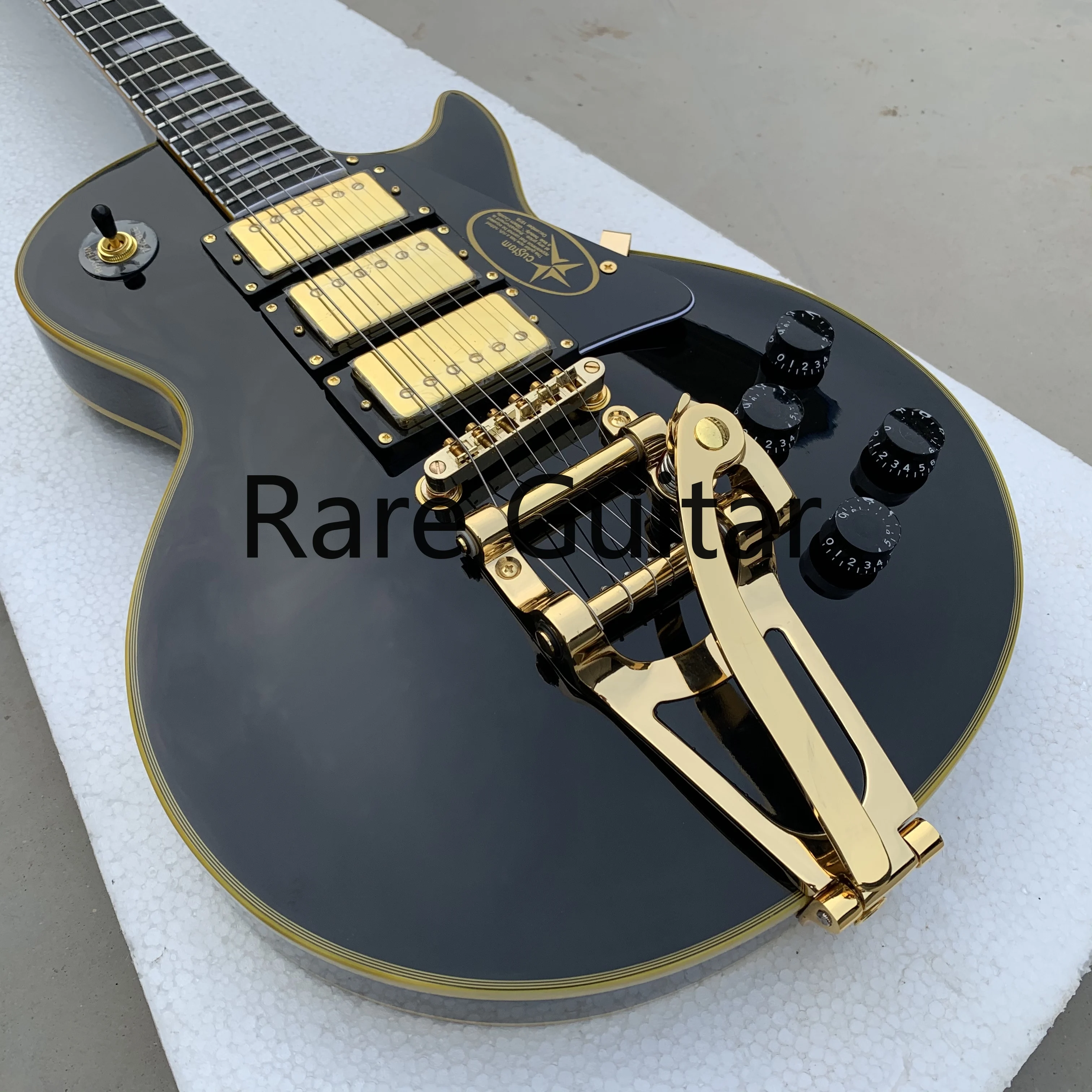 

Custom Shop 1957 Jimmy Page Signature Black Beauty Electric Guitar Yellow Body Binding,Bigs Tremolo Bridge,Gold Hardware,