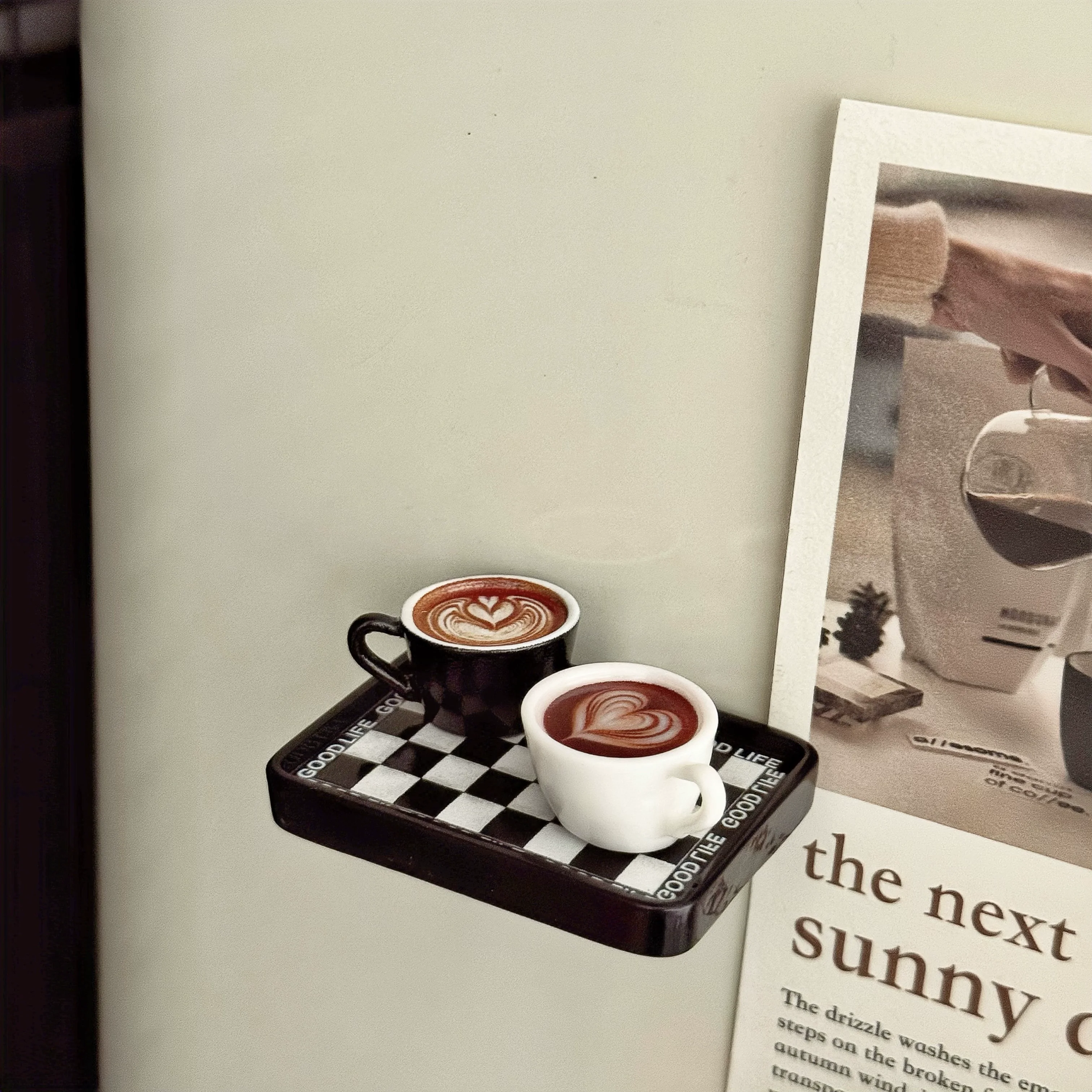 

Магниты для холодильника "Кофейня с кошками"