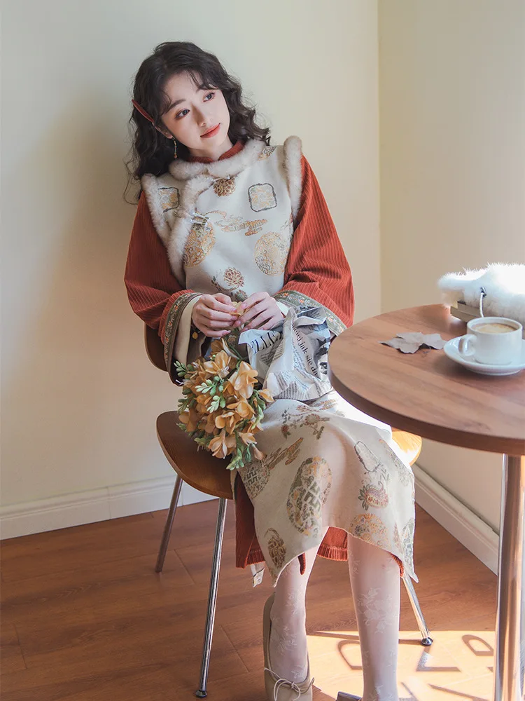 Красивое китайское осенне-зимнее платье-Ципао в китайском стиле