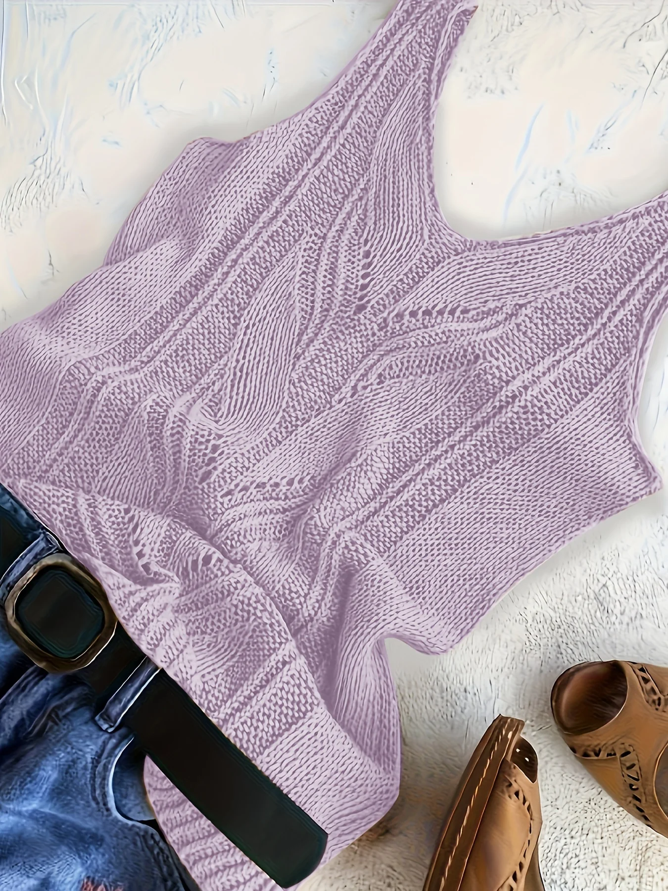 Элегантная женская вязаная майка с v-образным вырезом — без рукавов