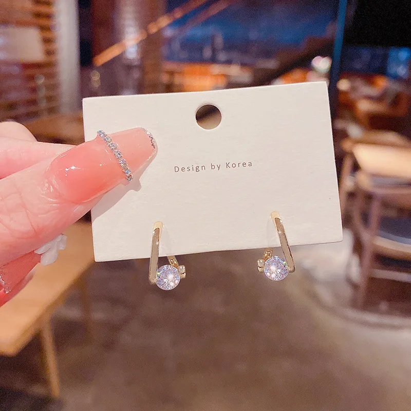 

Korean Geometry Luxury Bling AAA Zircon Earrings Shine Glamour Minimalist Earring For Women S925 Silver Needle Ear Stud E036