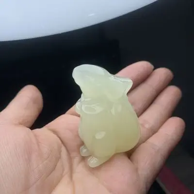 

Натуральный нефритовый кулон крыса