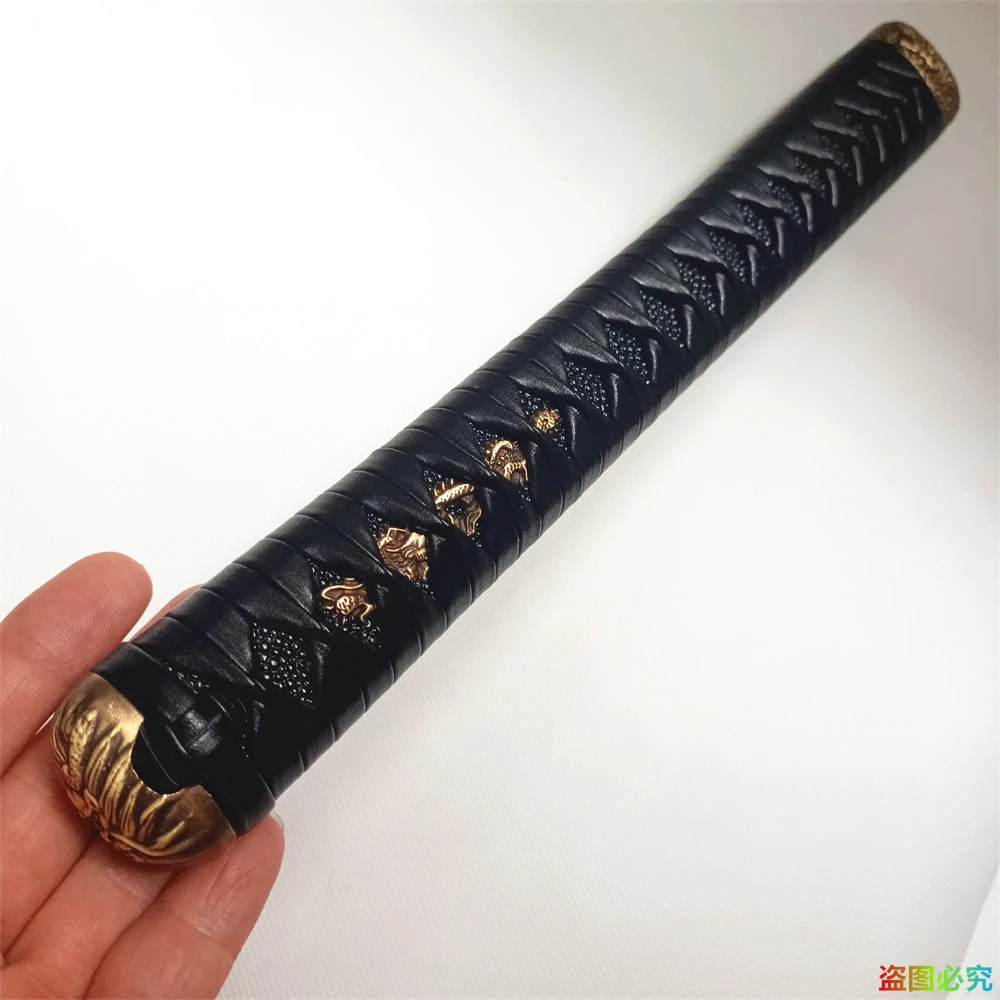 Фото Черная ручка Tsuka 30 см, латунная резная ручка Fuchi Menuki Kashira, кожаные фитинги для японского меча, самурая, катана, рукоять, новинка №2