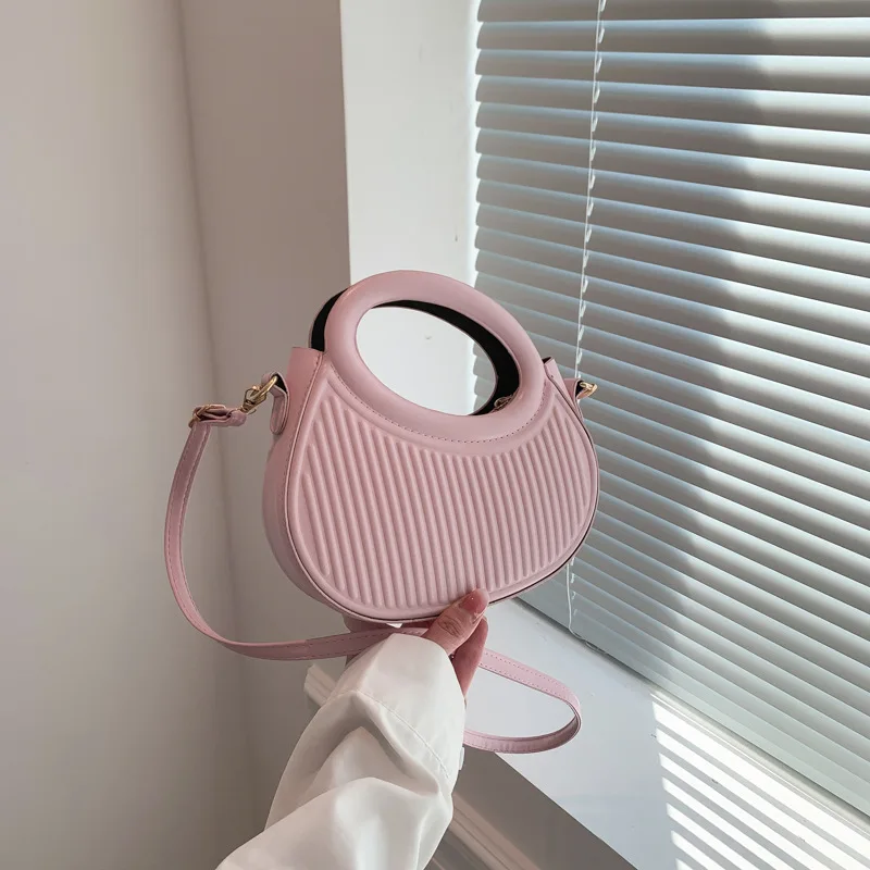 KUNLIYAOI  Internet celebrity retro hand bag female 2023 new fashion trend casual messenger bag portable messenger bag small bag