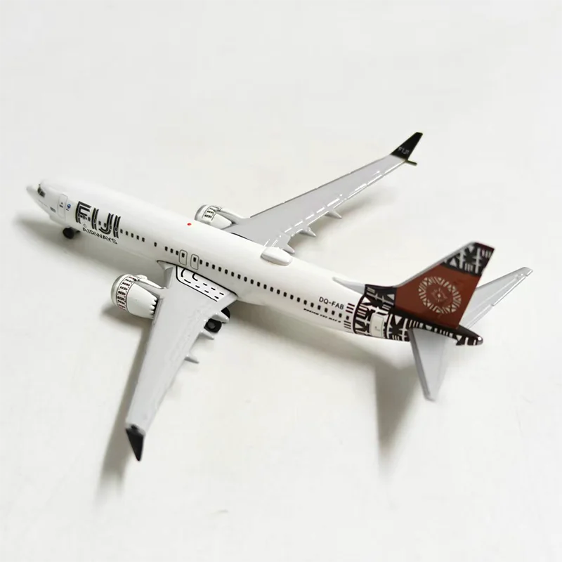 Фото Модель пассажирского самолета Herpa Diecast Alloy 1:500, масштаб 1:500, Fiji Boeing 737 MAX 8 537117, для коллекций и демонстрации. №1