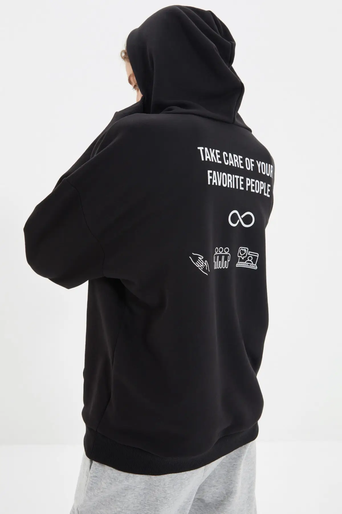 

Trendyol Unisex Oversize Printed Knitted Sweatshirt TMNAW22SW1432