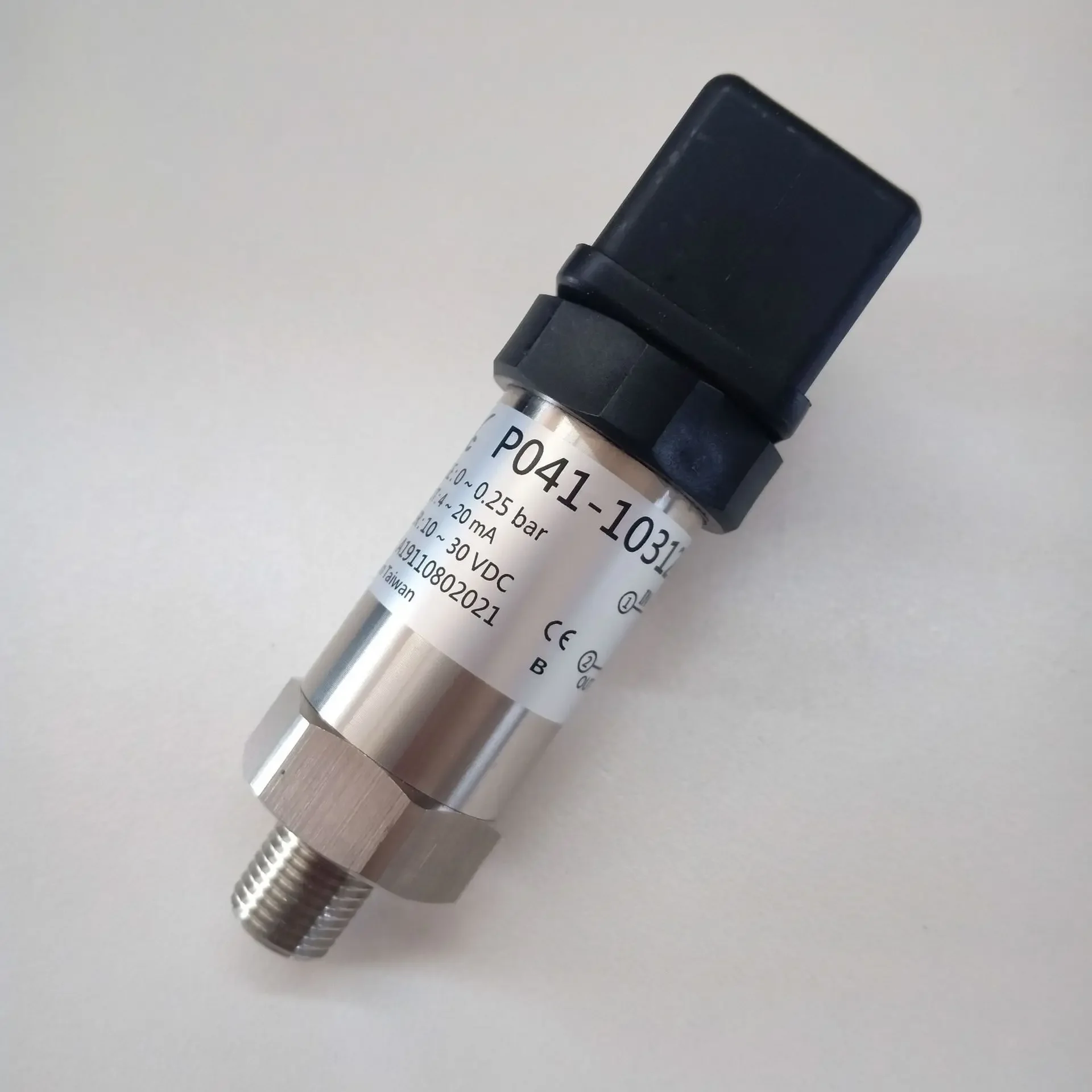 Передатчик уровня жидкости Φ выводит 4-20-2 5 метра